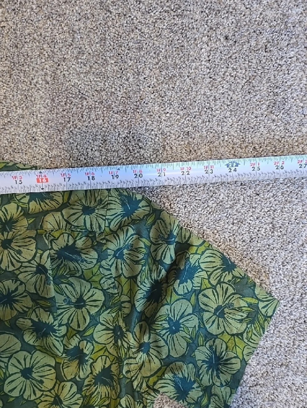 Amazon Essentials Green Floral Short-Sleeve Button-Down Shirt - Picture 4 of 8